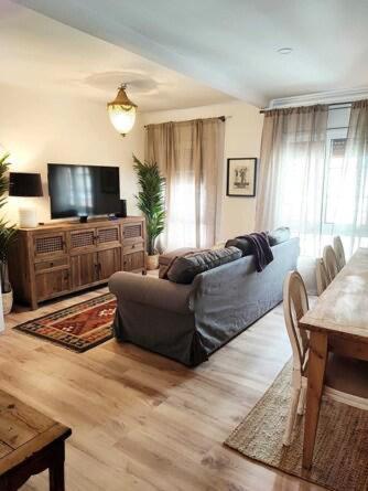 Vintage 3 Bdr Apartment إسبلوغيس ذي يوبريغات المظهر الخارجي الصورة